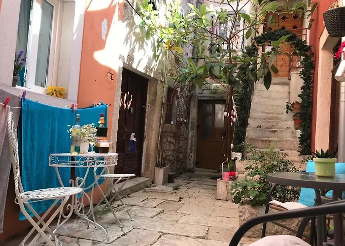 Limona Apartment *